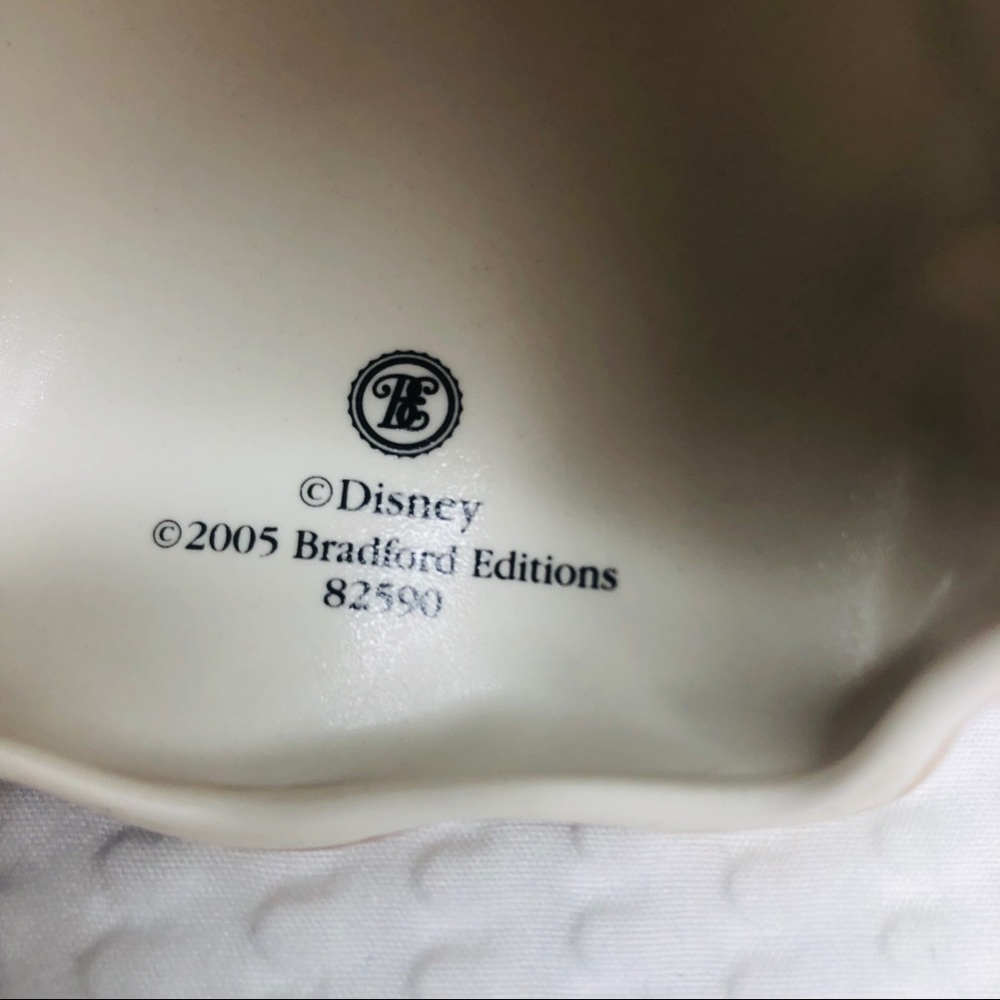 The Bradford Editions 2005 “Snow White’s Wish” - Picture 6 of 8